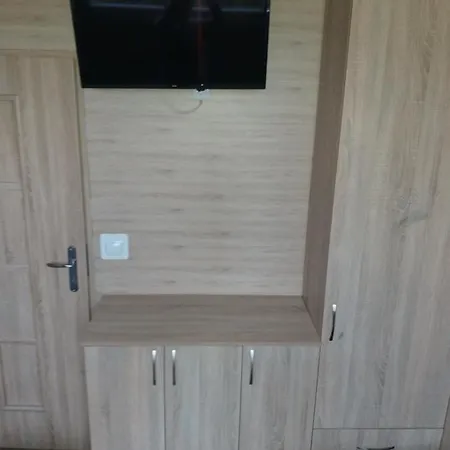 Dwupokojowy N4 - Freezerhause Kozery- Noclegigrodziskpl 792-535-535