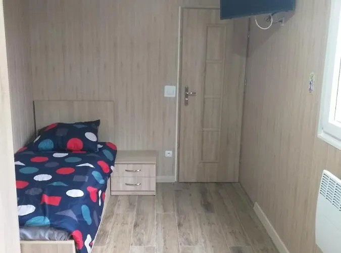 Dwupokojowy N4 - Freezerhause Kozery- Noclegigrodziskpl 792-535-535